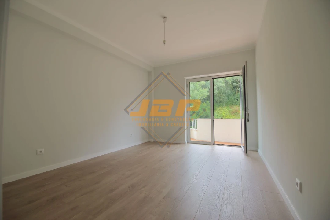 Apartamento T5 para Venda em Alcobaça e Vestiaria Foto 21