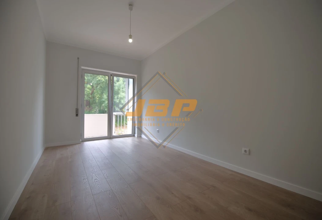 Apartamento T5 para Venda em Alcobaça e Vestiaria Foto 22