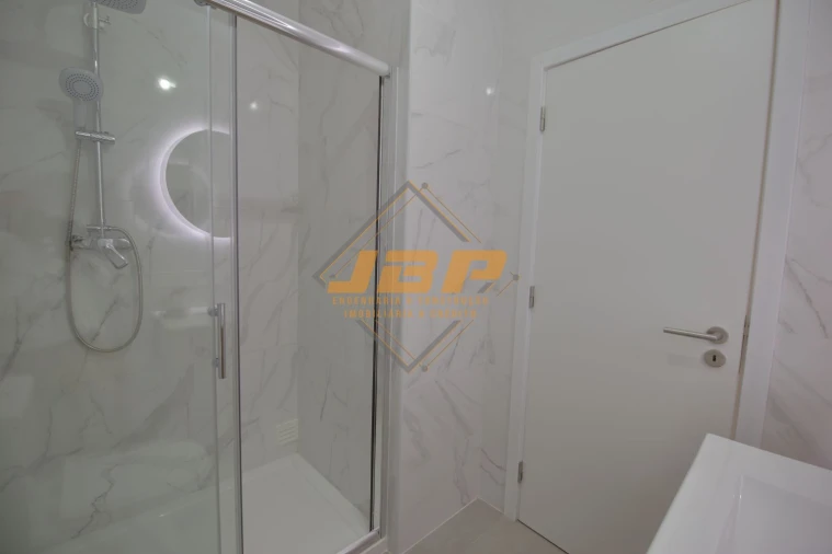 Apartamento T5 para Venda em Alcobaça e Vestiaria Foto 34