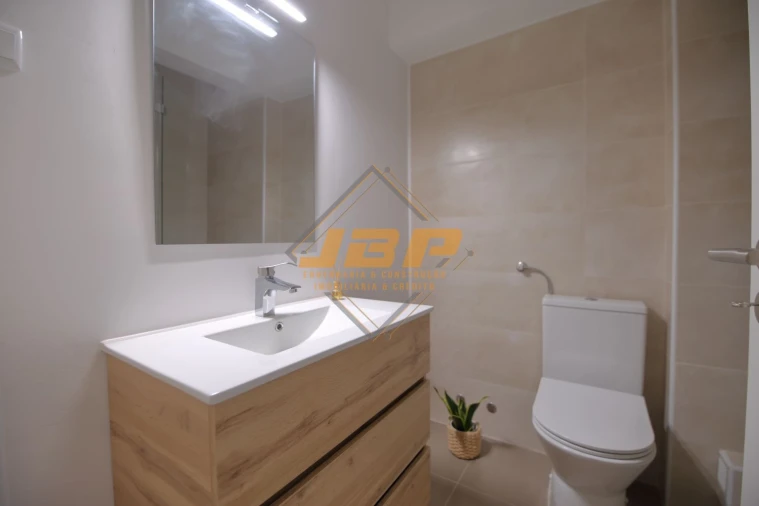 Apartamento T5 para Venda em Alcobaça e Vestiaria Foto 17