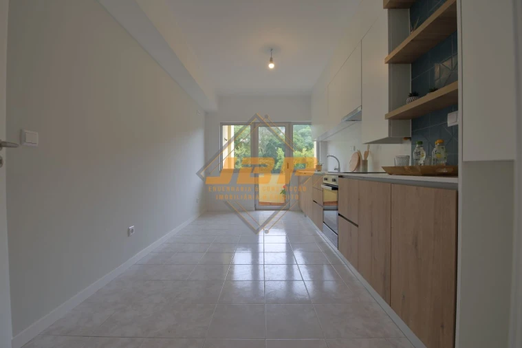 Apartamento T5 para Venda em Alcobaça e Vestiaria Foto 5