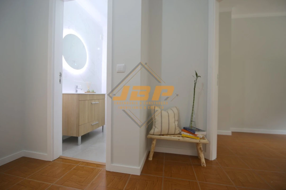 Apartamento T5 para Venda em Alcobaça e Vestiaria Foto 8
