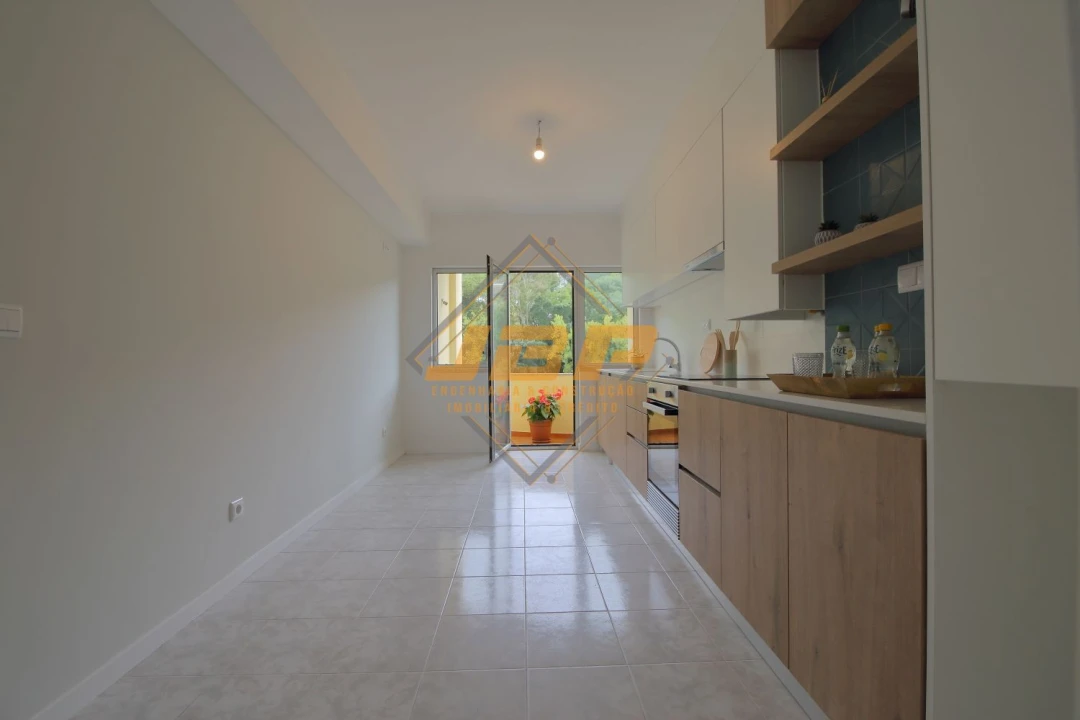 Apartamento T5 para Venda em Alcobaça e Vestiaria Foto 1