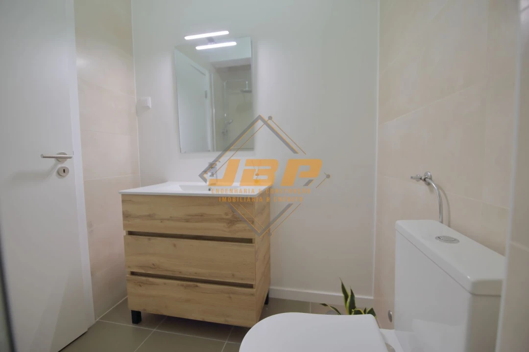 Apartamento T5 para Venda em Alcobaça e Vestiaria Foto 26