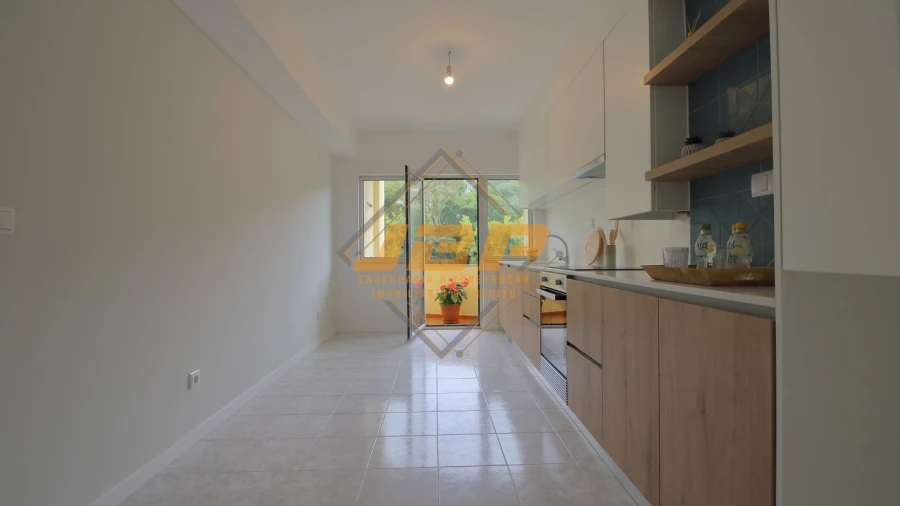 Apartamento T5 para Venda em Alcobaça e Vestiaria