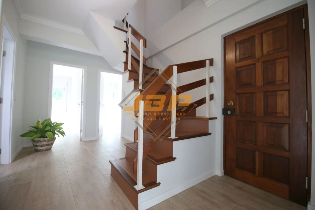 Apartamento T5 para Venda em Alcobaça e Vestiaria Foto 10
