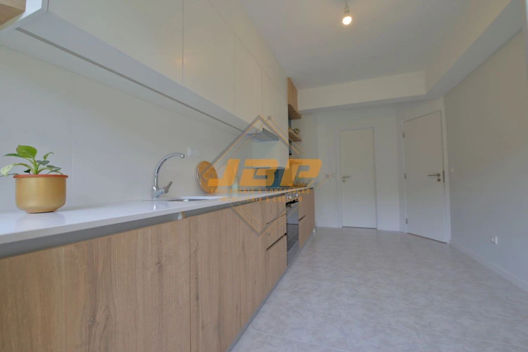 Apartamento T5 para Venda em Alcobaça e Vestiaria Foto 6