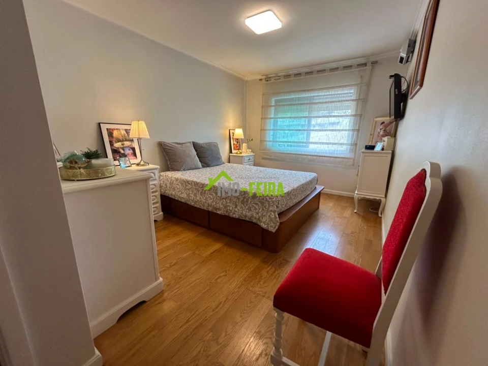 Apartamento T2 para Venda em Arrifana Foto 12