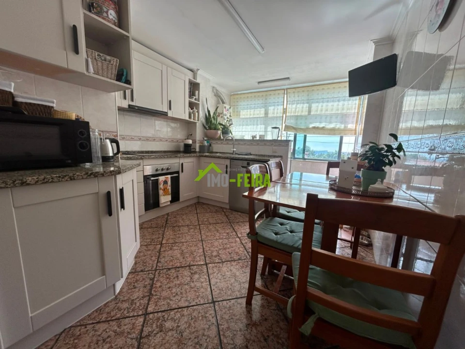 Apartamento T2 para Venda em Arrifana Foto 14