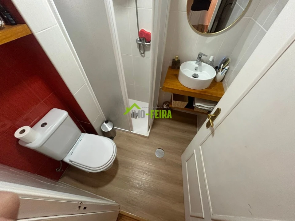 Apartamento T2 para Venda em Arrifana Foto 5