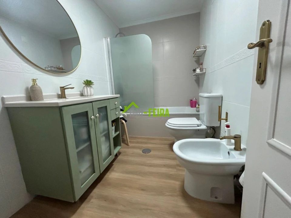Apartamento T2 para Venda em Arrifana Foto 10