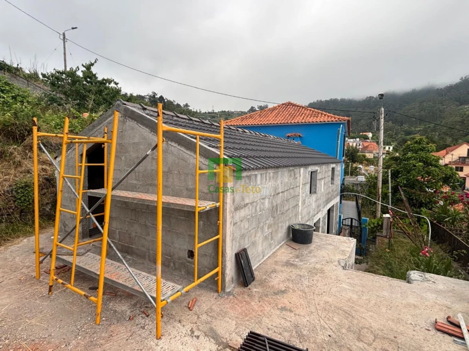 Moradia T2 para Venda em Canhas Foto 2
