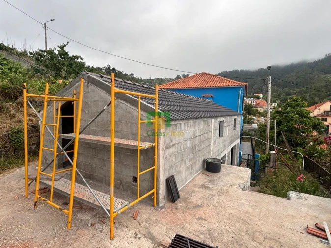 Moradia T2 para Venda em Canhas Foto 2