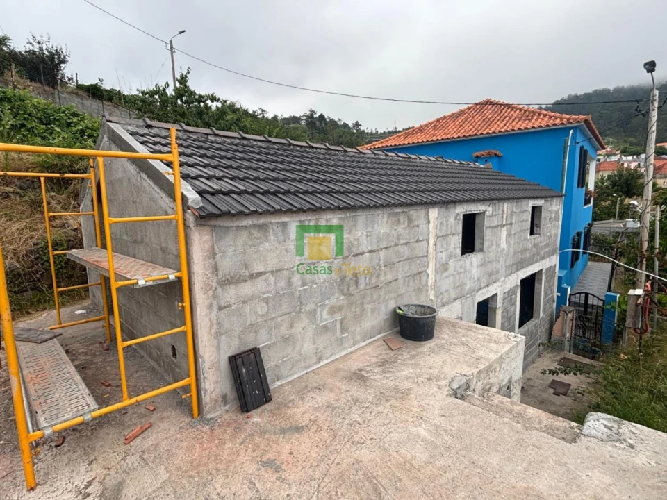 Moradia T2 para Venda em Canhas Foto 1