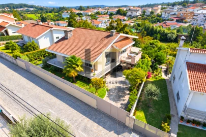Moradia T3 para Venda em Ferreiros e Gondizalves