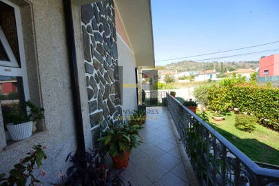 Moradia T3 para Venda em Ferreiros e Gondizalves