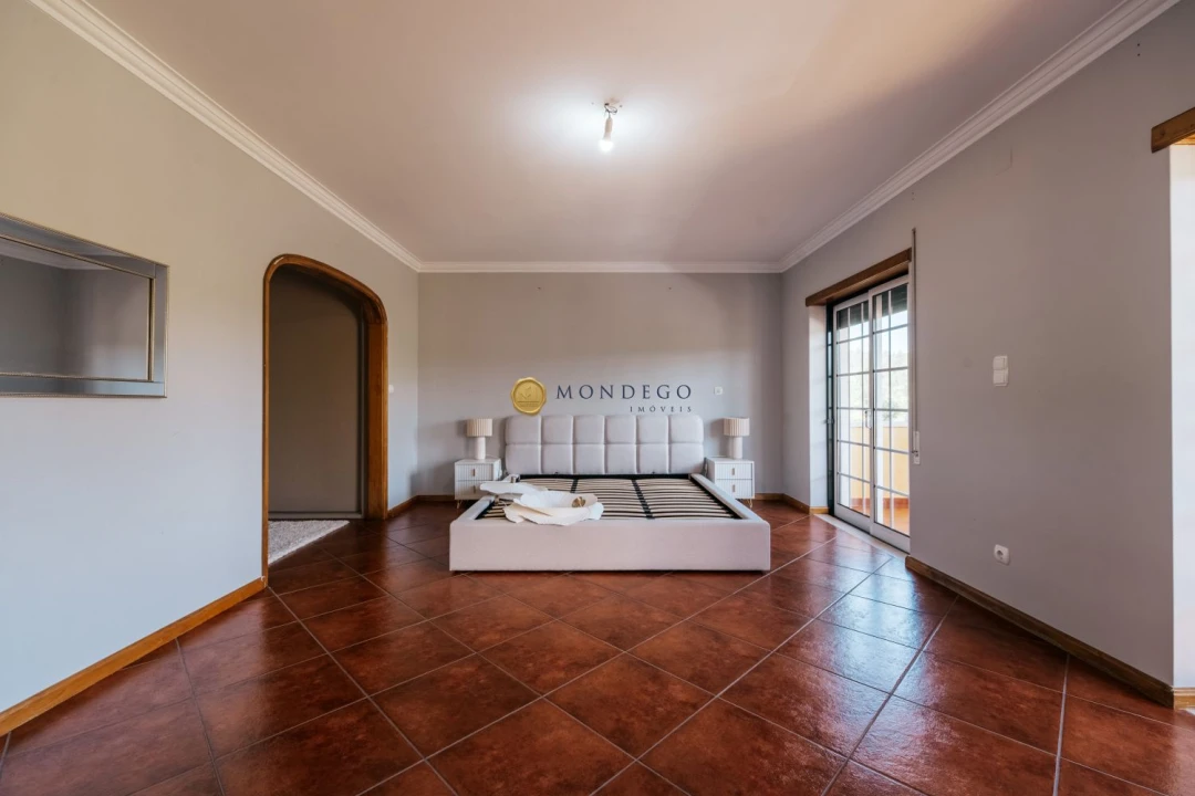 Moradia T4 para Venda em Antuzede e Vil de Matos Foto 36