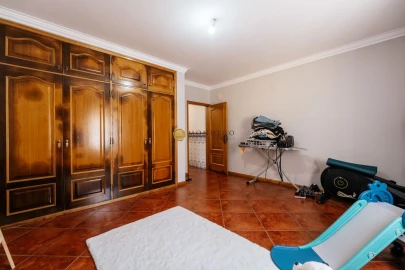Moradia T4 para Venda em Antuzede e Vil de Matos