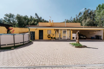 Moradia T4 para Venda em Antuzede e Vil de Matos