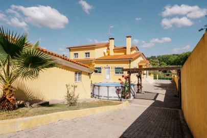 Moradia T4 para Venda em Antuzede e Vil de Matos
