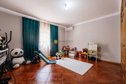 Moradia T4 para Venda em Antuzede e Vil de Matos