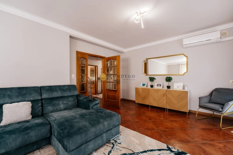 Moradia T4 para Venda em Antuzede e Vil de Matos Foto 12