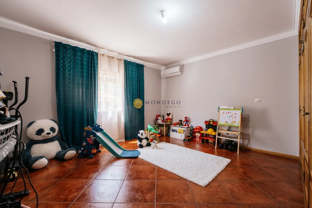 Moradia T4 para Venda em Antuzede e Vil de Matos Foto 21