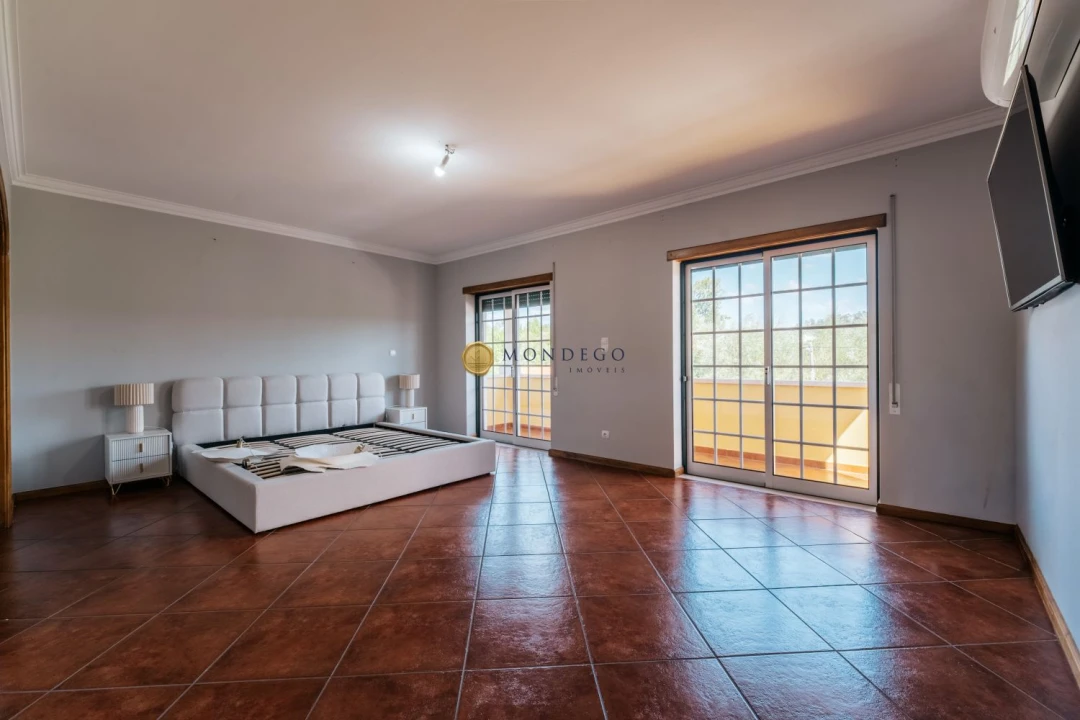 Moradia T4 para Venda em Antuzede e Vil de Matos Foto 35