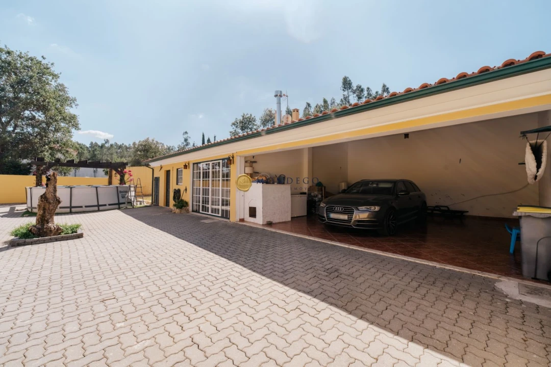 Moradia T4 para Venda em Antuzede e Vil de Matos Foto 43