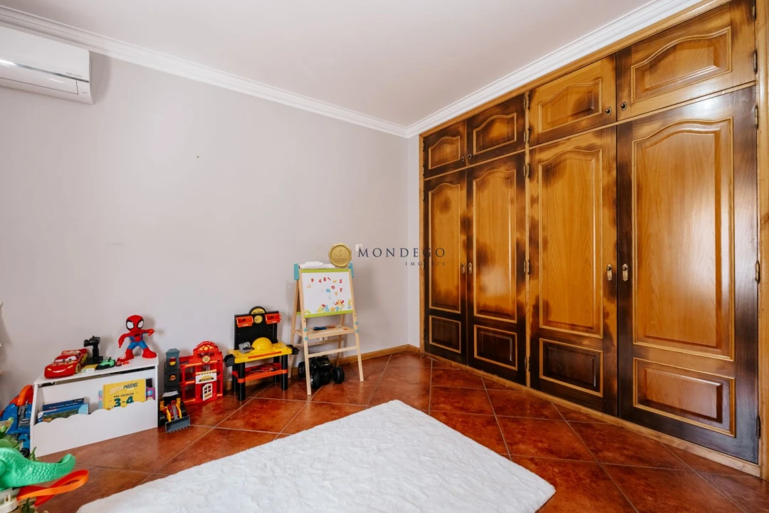 Moradia T4 para Venda em Antuzede e Vil de Matos Foto 22
