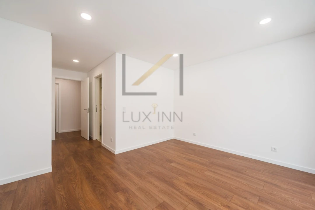 Apartamento T4 para Venda em Alcabideche Foto 9