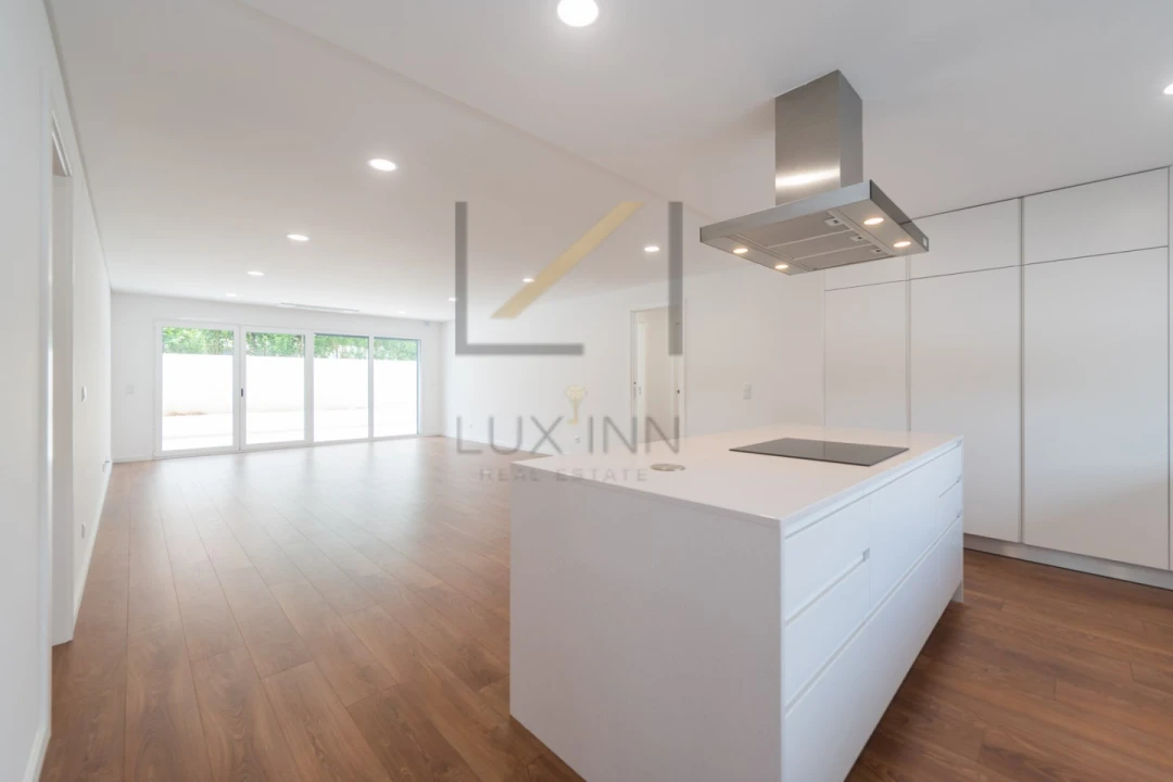 Apartamento T4 para Venda em Alcabideche Foto 11