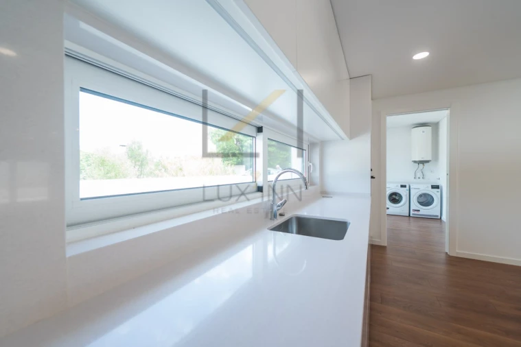 Apartamento T4 para Venda em Alcabideche Foto 16