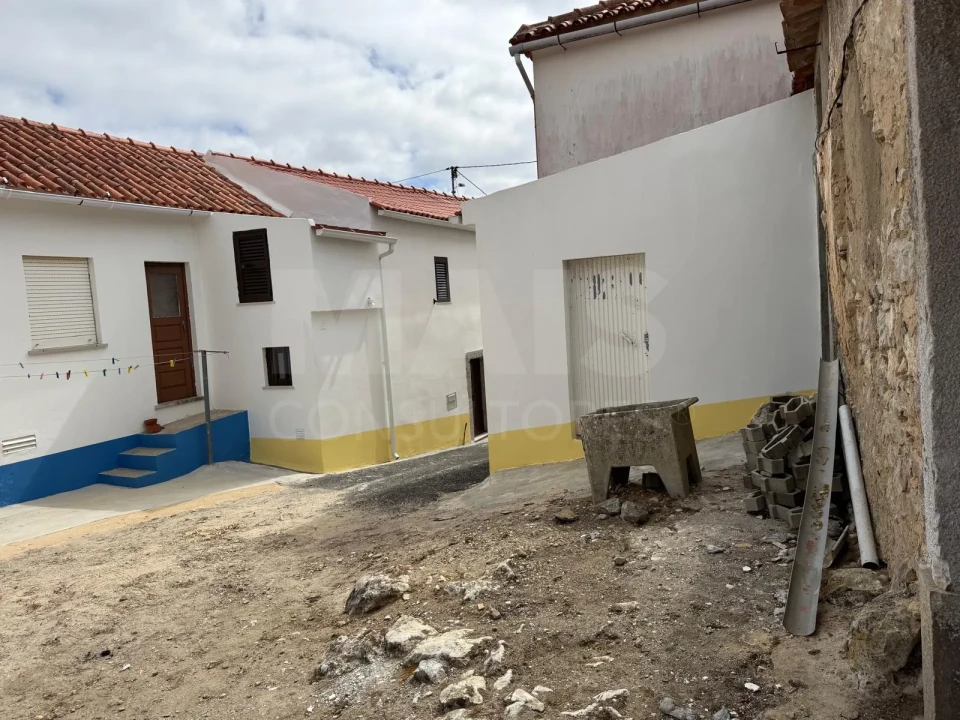 Moradia T1 para Venda em Olho Marinho Foto 11