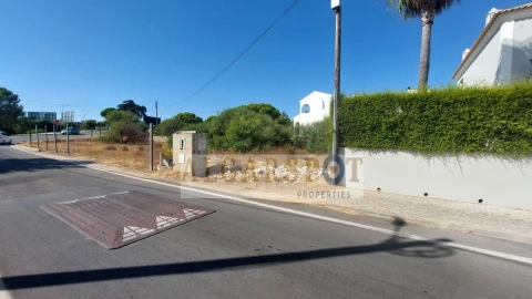 Terreno para Venda em Quarteira
