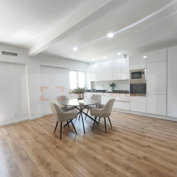 Apartamento T3 para Venda em Benfica Foto 3