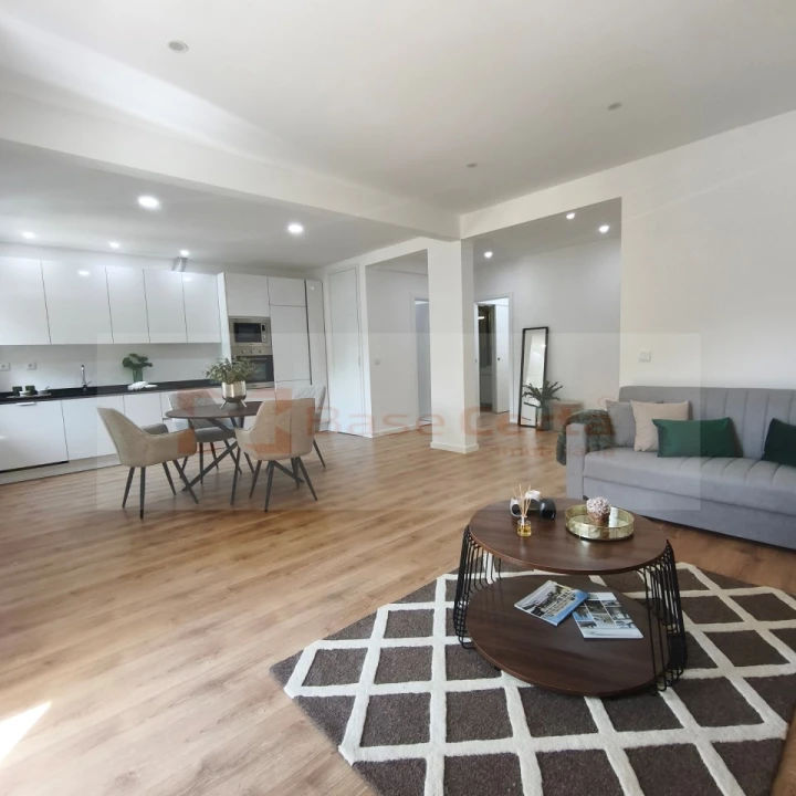 Apartamento T3 para Venda em Benfica Foto 4