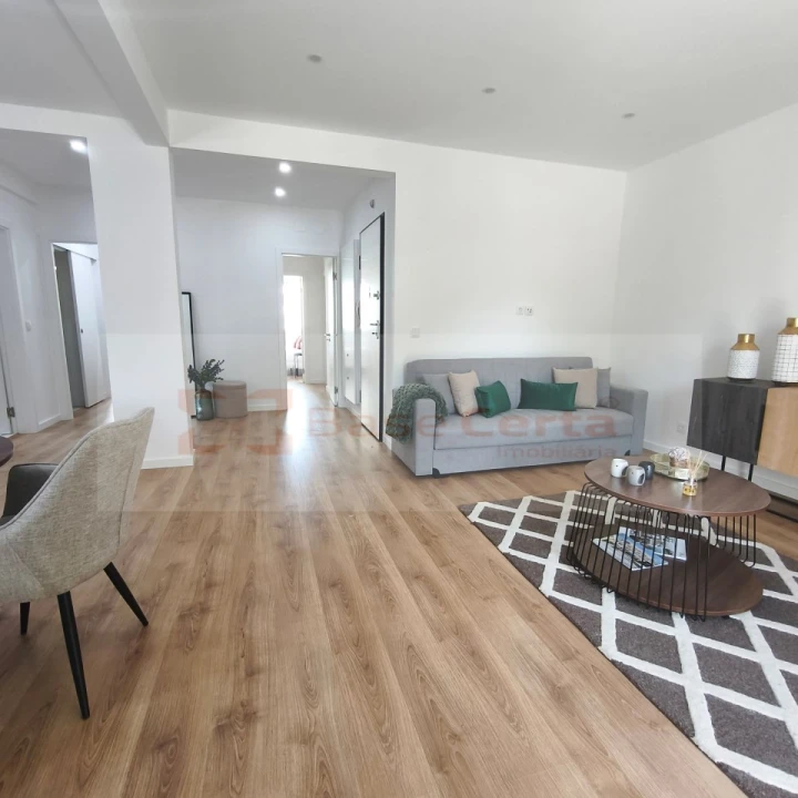 Apartamento T3 para Venda em Benfica Foto 19