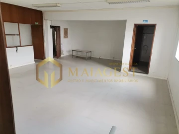 Armazém para Venda em Eiriz