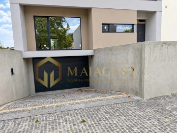 Moradia T3 para Venda em Folgosa