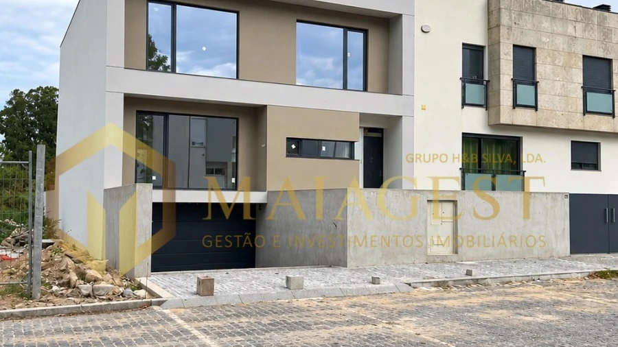 Moradia T3 para Venda em Folgosa