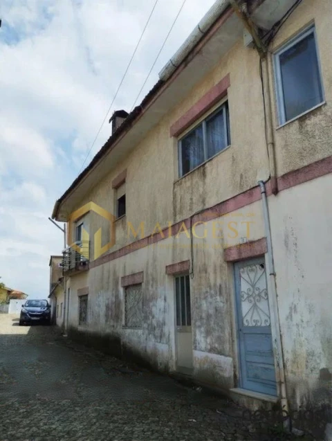 Moradia T7 para Venda em Serzedo e Perosinho