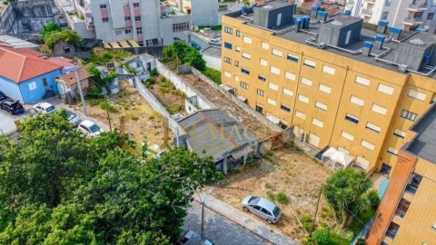 Terreno para Venda em Gondomar (São Cosme), Valbom e Jovim