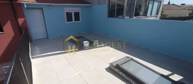 Moradia T5 para Venda em Campanhã