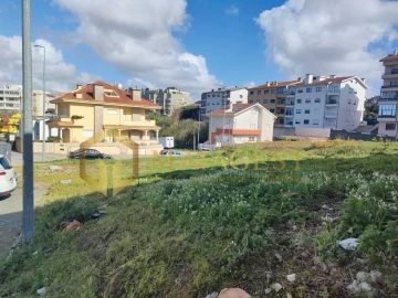 Terreno para Venda em Oliveira do Douro