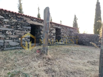 Terreno para Venda em Freixo de Espada a Cinta e Mazouco