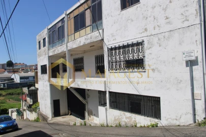 Prédio para Venda em São Mamede de Infesta e Senhora da Hora
