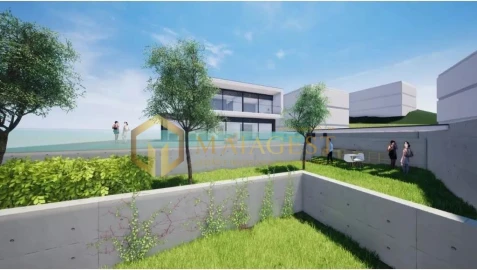 Moradia T5 para Venda em Sandim, Olival, Lever e Crestuma