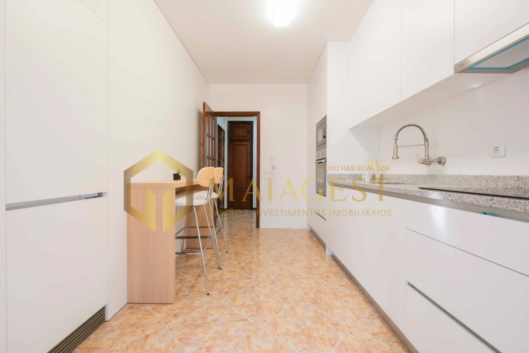 Apartamento T2 para Venda em Fânzeres e São Pedro da Cova Foto 13