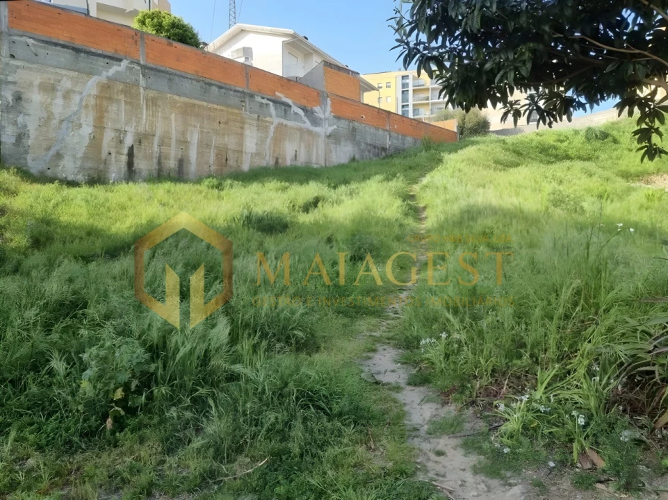 Terreno para Venda em Fânzeres e São Pedro da Cova Foto 4